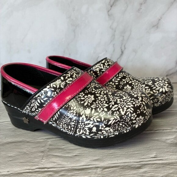 Koi By Sanita White Floral Black & Pink Closed Clogs Comfort Mules Shoes - Picture 1 of 15